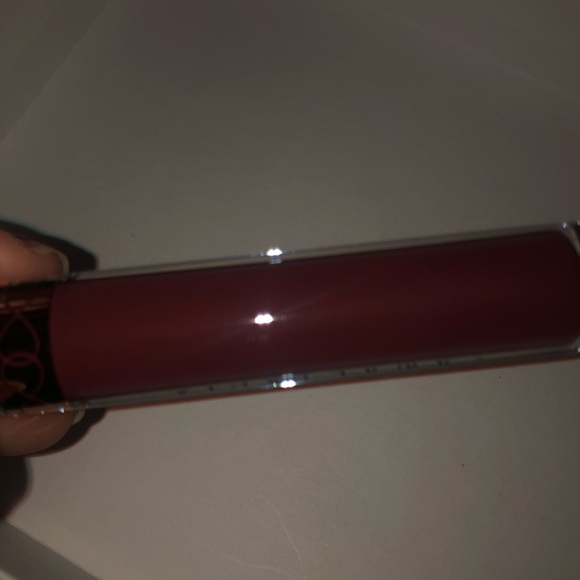 Anastasia Liquid Lipstick in Trust Issues - Picture 4 of 4